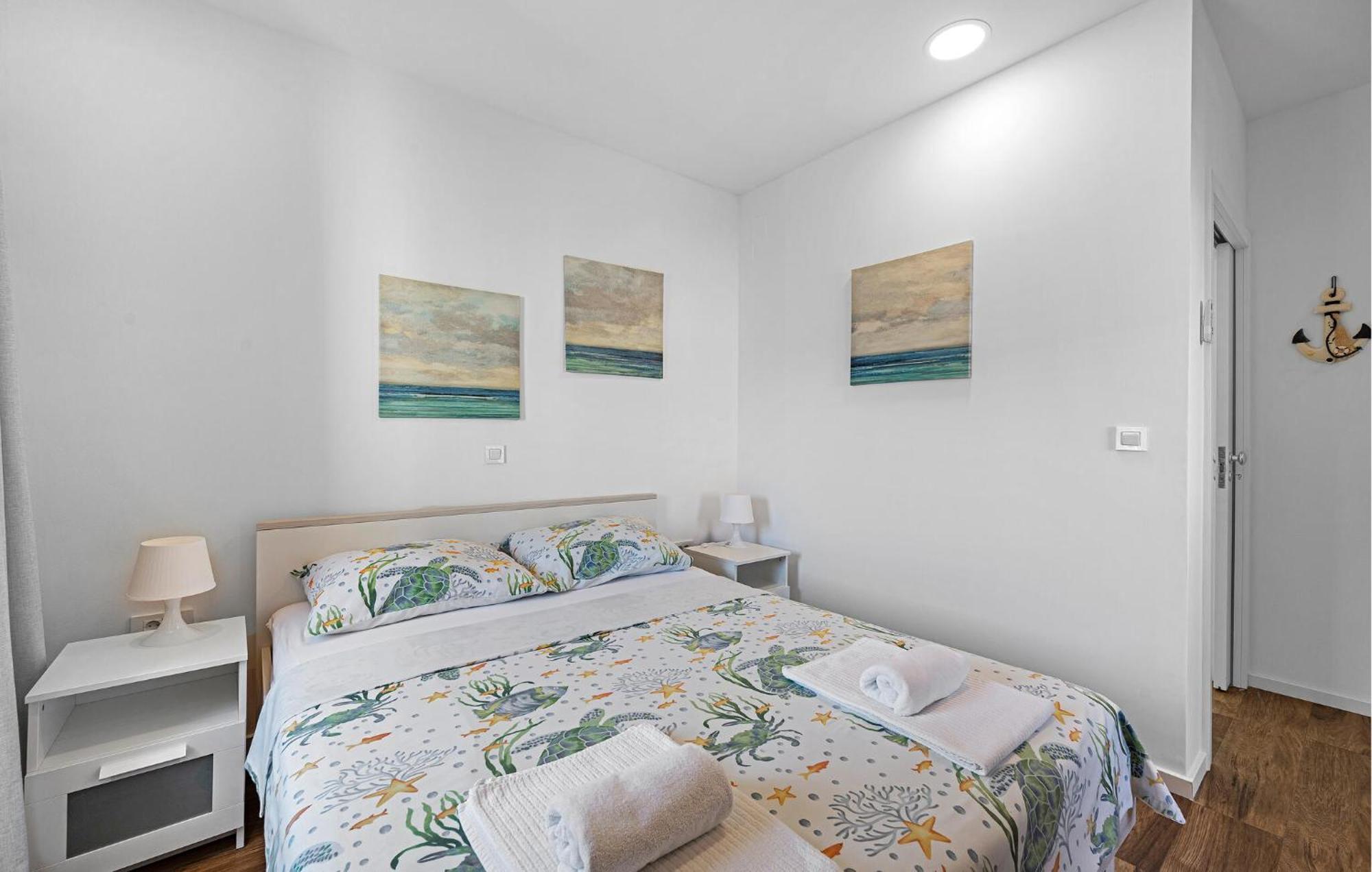 4 Bedroom Stunning Home In 무르테르 외부 사진